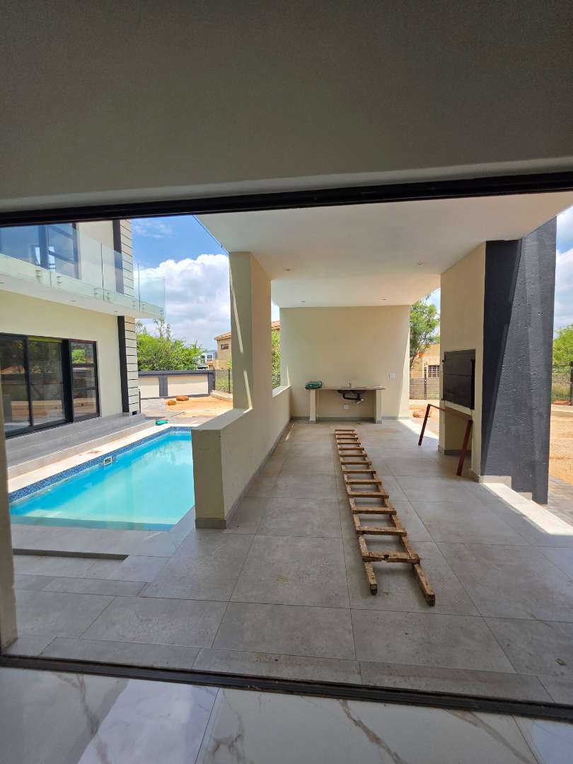 5 Bedroom Property for Sale in Seasons Lifestyle Estate North West